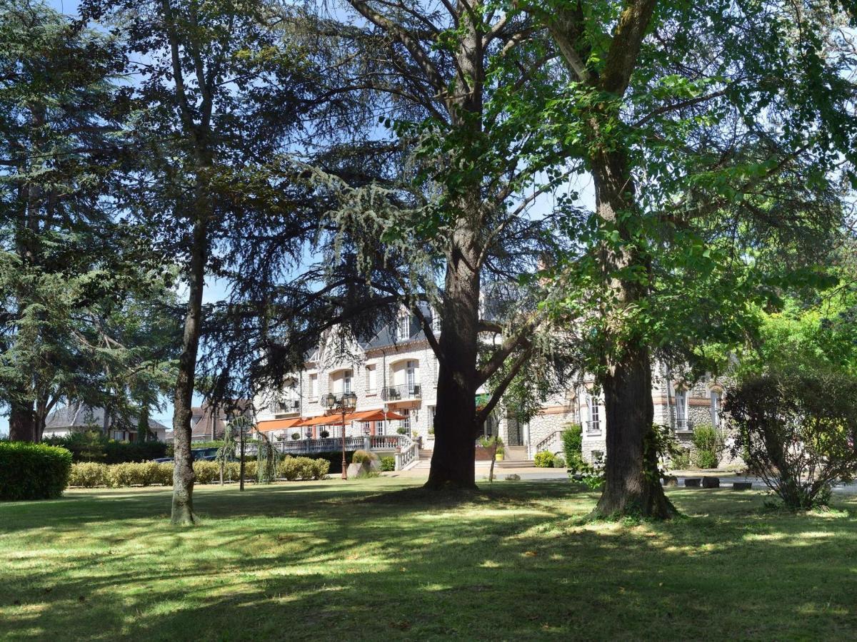 Logis Hotel Restaurant Le Parc Salbris Esterno foto