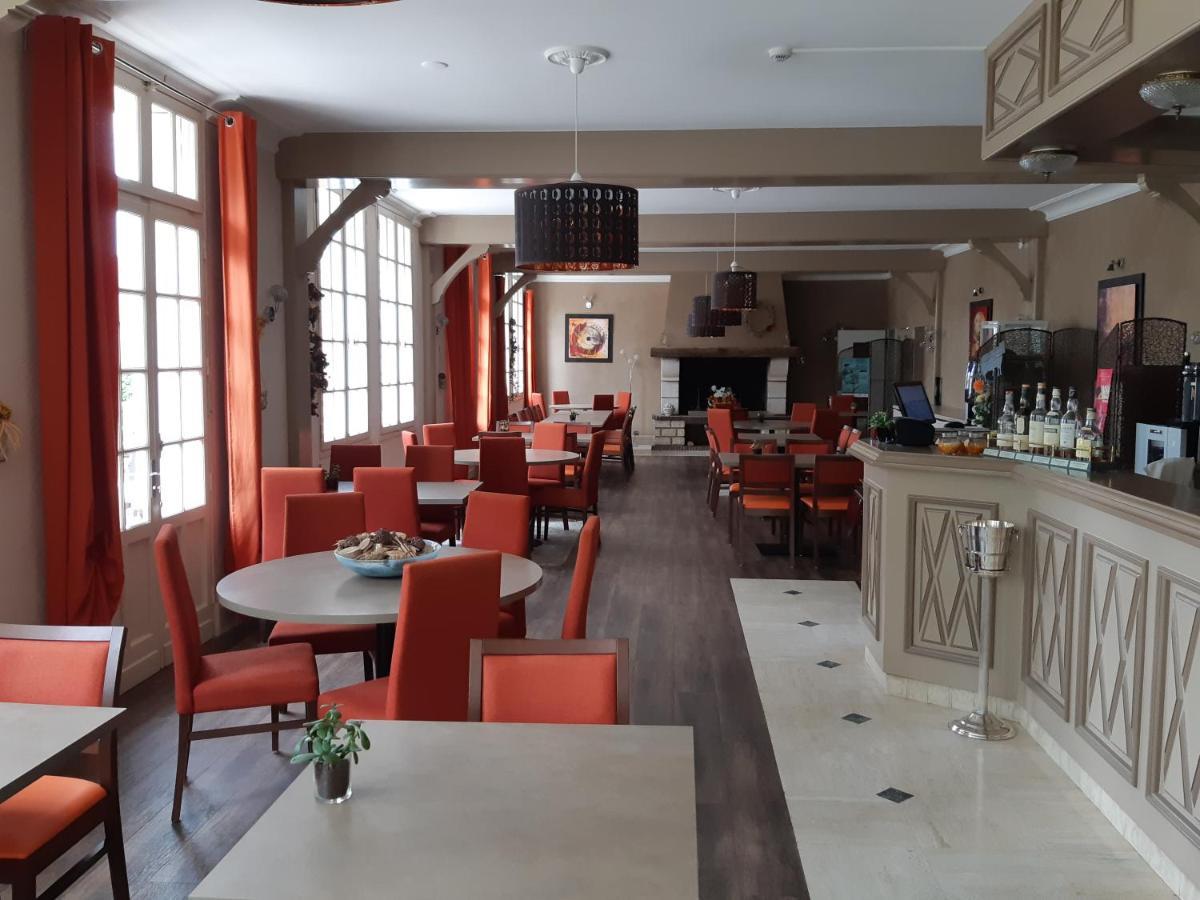 Logis Hotel Restaurant Le Parc Salbris Esterno foto